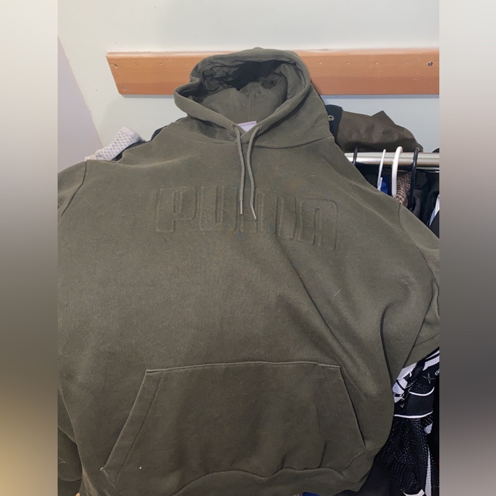 Dark green mens puma hoodie, large